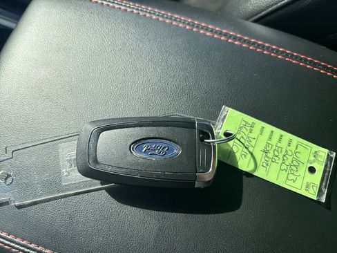 Used 2023 Ford Explorer ST-Line w/ Class IV Trailer Tow Package image 32