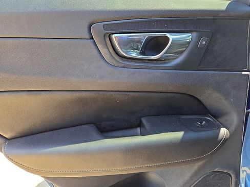 Used 2018 Volvo XC60 T6 R-Design w/ Convenience Package AWD/4WD image 21