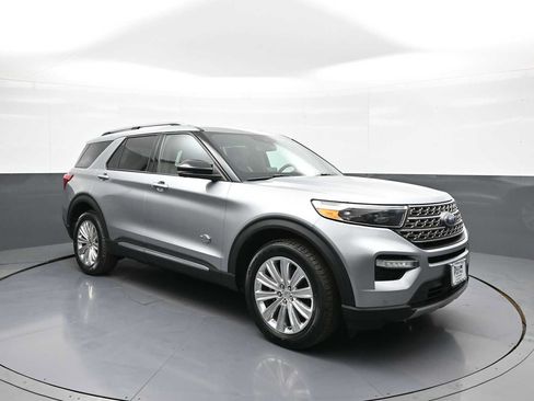Used 2022 Ford Explorer King Ranch w/ Premium Technology Package AWD/4WD image 4