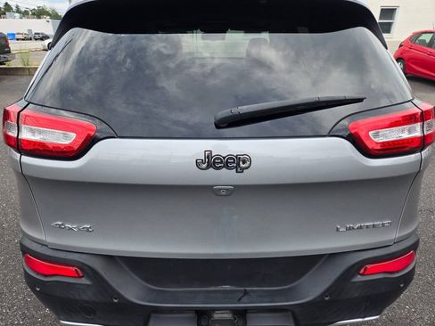 Used 2015 Jeep Cherokee Limited w/ Technology Group AWD/4WD image 7
