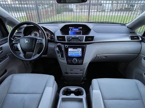 Used 2016 Honda Odyssey SE image 26