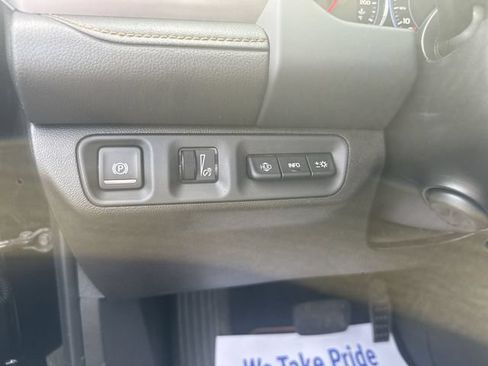 Used 2023 GMC Acadia AT4 w/ Technology Package AWD/4WD image 18