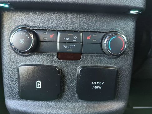 Used 2018 Ford Explorer Platinum image 40