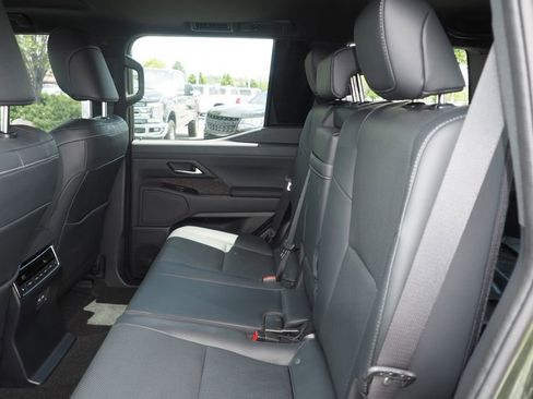 Used 2025 Lexus GX 550 w/ Cold Area Package AWD/4WD image 16