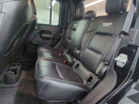 Used 2022 Jeep Gladiator Sport AWD/4WD image 28