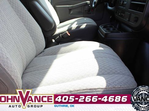 Used 2017 Chevrolet Express 2500 LT w/ LT Preferred Equipment Group image 18