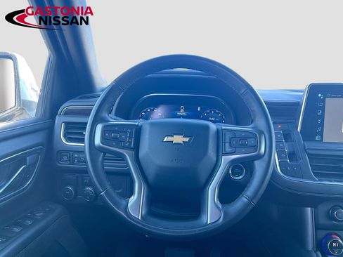 Used 2023 Chevrolet Suburban Premier image 30