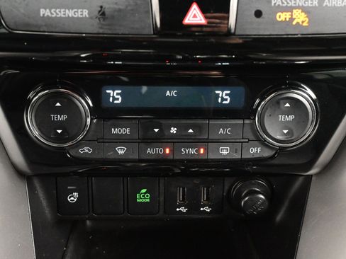 Used 2019 Mitsubishi Eclipse Cross SE image 19