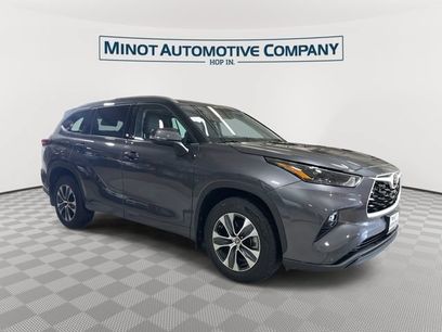 Used 2022 Toyota Highlander XLE
