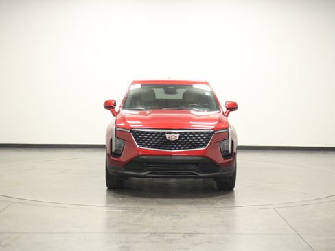 Used 2024 Cadillac XT4 Luxury image 3