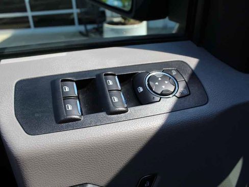 Used 2017 Ford F150 XL w/ Equipment Group 101A Mid AWD/4WD image 12