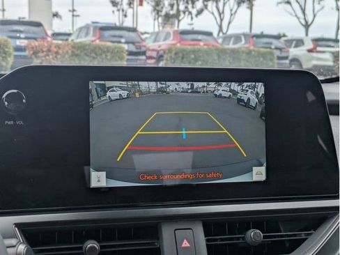 New 2026 Lexus UX 300h AWD image 18