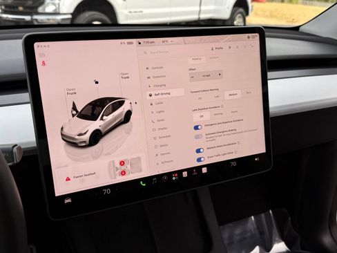 Used 2023 Tesla Model Y Performance AWD/4WD image 38