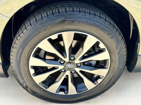 Used 2017 Subaru Outback 2.5i Limited AWD/4WD image 41