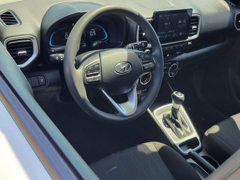 Certified 2026 Hyundai Venue SE FWD image 5