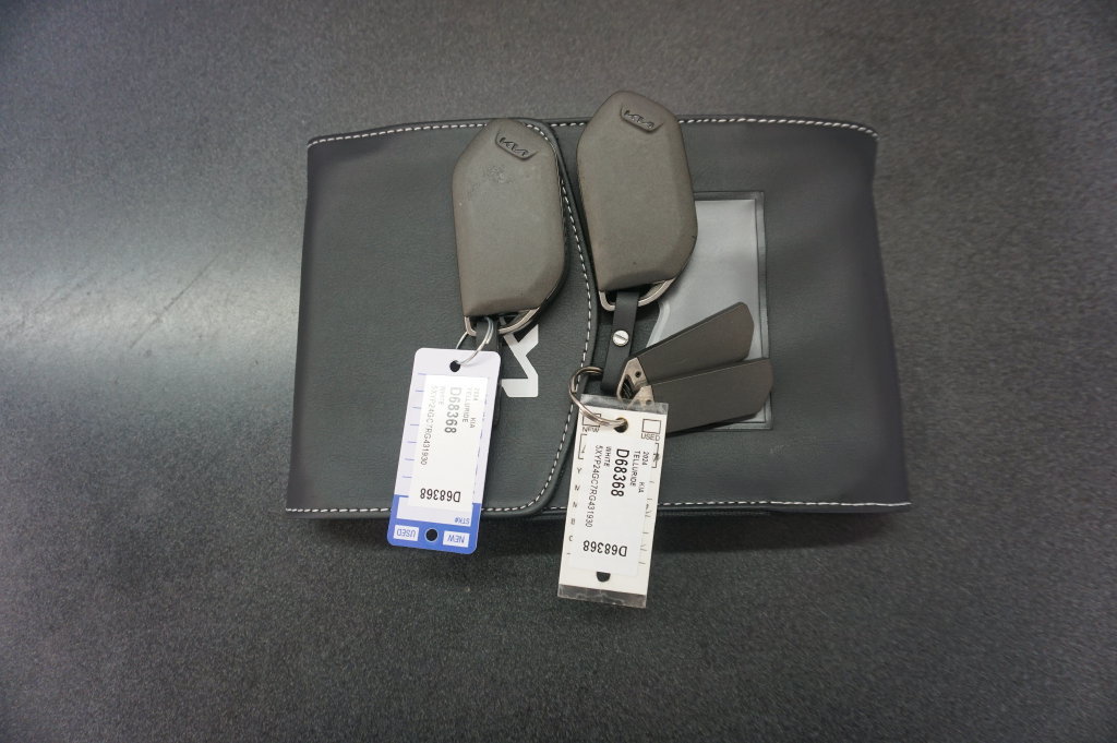 Used 2024 Kia Telluride LX FWD image 20