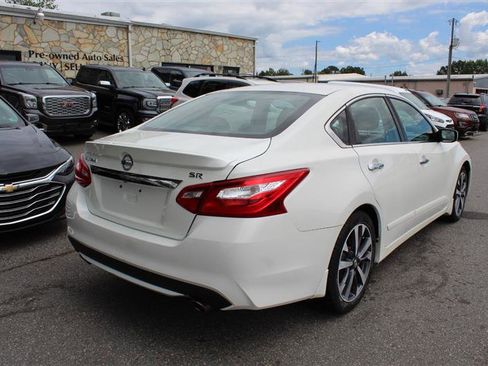 Used 2016 Nissan Altima 2.5 SR FWD image 7