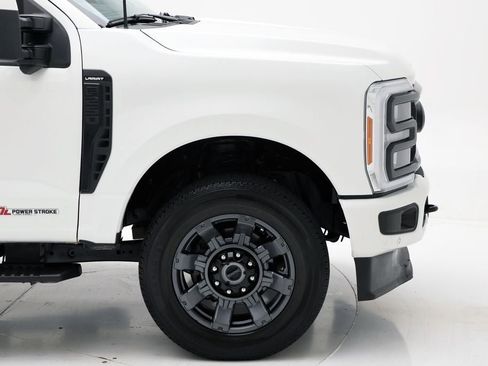 Used 2023 Ford F250 Lariat w/ Lariat Ultimate Package AWD/4WD image 4