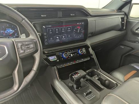 Used 2023 GMC Sierra 1500 AT4 w/ AT4 Preferred Package AWD/4WD image 14