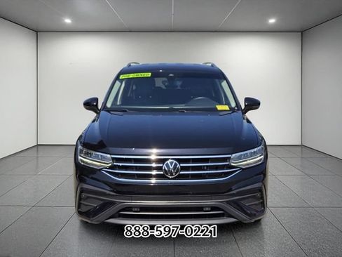 Certified 2022 Volkswagen Tiguan SE FWD image 8