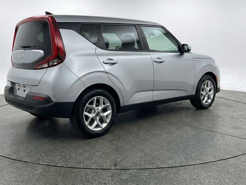Used 2025 Kia Soul LX w/ LX Technology Package image 9