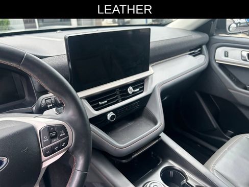 Used 2025 Ford Explorer Active w/ Active Comfort Package AWD/4WD image 12