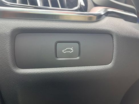Used 2025 Volvo V60 B5 Cross Country Plus AWD/4WD image 28