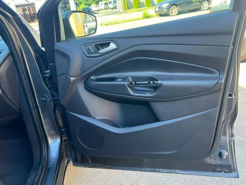 Used 2017 Ford Escape Titanium w/ Equipment Group 301A AWD/4WD image 32
