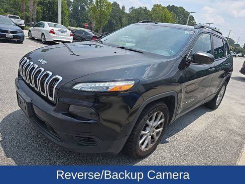 Used 2016 Jeep Cherokee Sport FWD image 3