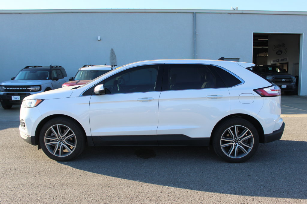 Used 2024 Ford Edge Titanium w/ Equipment Group 301A AWD/4WD image 3
