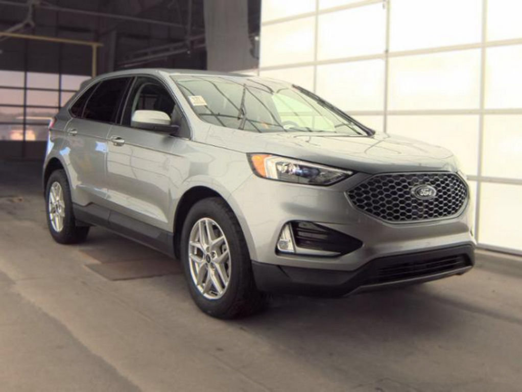 Used 2023 Ford Edge SEL w/ Convenience Package AWD/4WD image 4