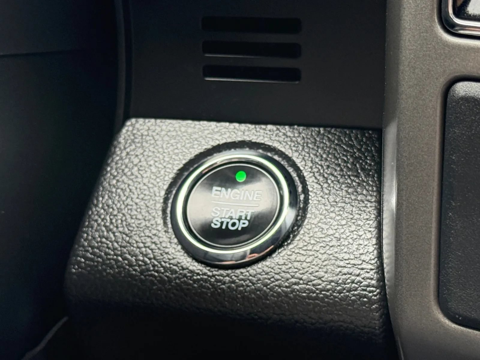 Used 2020 Ford Expedition XLT AWD/4WD image 36