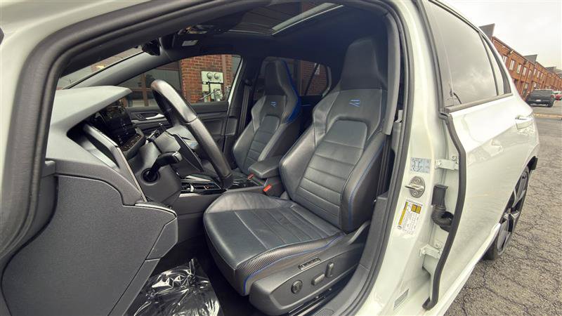 Used 2023 Volkswagen Golf R AWD/4WD image 31