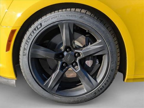 Used 2016 Chevrolet Camaro SS image 23