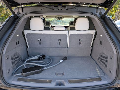 Certified 2025 Cadillac Escalade IQ Luxury 1 AWD/4WD image 18