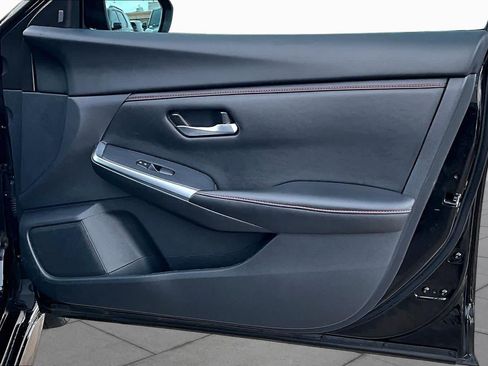 Certified 2025 Nissan Sentra SR FWD image 23