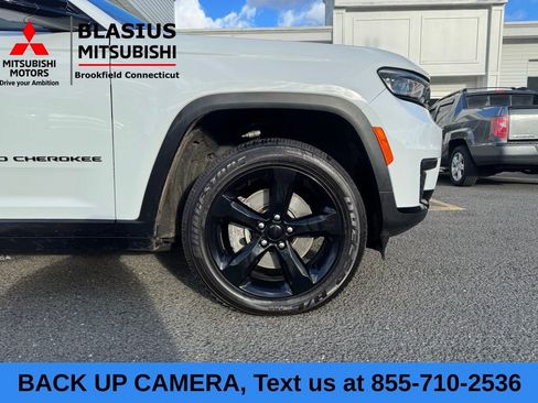 Used 2023 Jeep Grand Cherokee L Laredo image 8