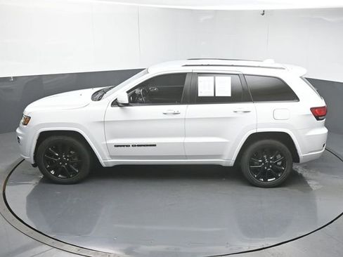 Used 2019 Jeep Grand Cherokee Altitude RWD image 45