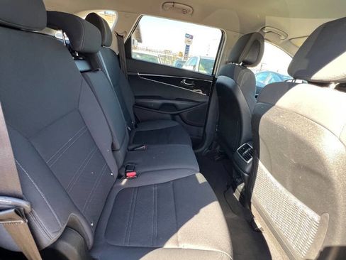 Used 2016 Kia Sorento LX 4dr SUV image 19
