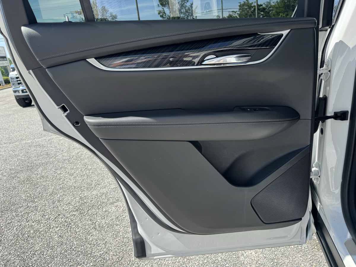 Used 2020 Cadillac XT6 Premium Luxury FWD image 33