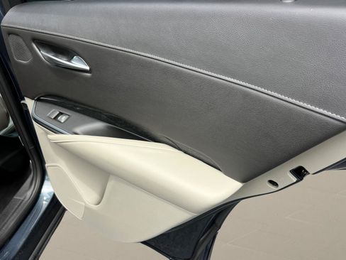 Used 2020 Cadillac XT4 Premium Luxury FWD image 16