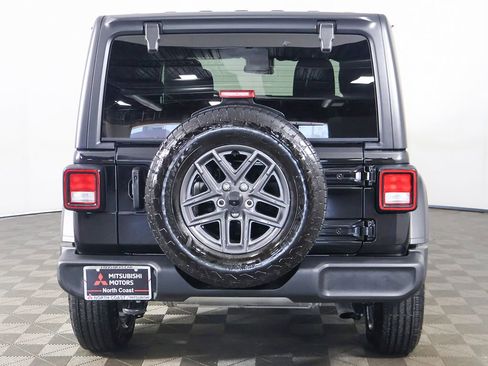 Used 2024 Jeep Wrangler Unlimited Sport AWD/4WD image 11