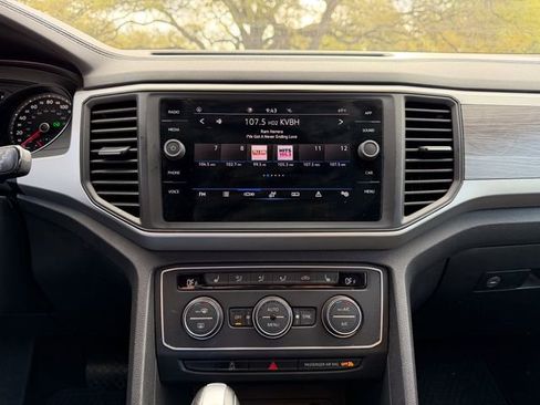 Used 2021 Volkswagen Atlas Cross Sport SE image 13