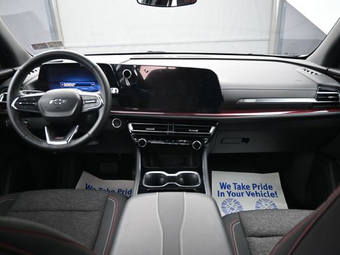 Used 2024 Chevrolet Traverse Z71 AWD/4WD image 19