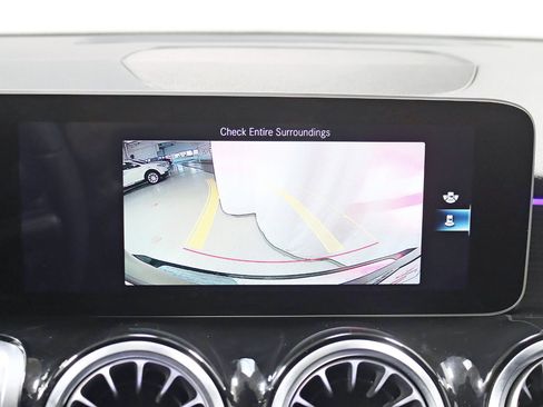 Used 2020 Mercedes-Benz GLB 250 4MATIC image 17