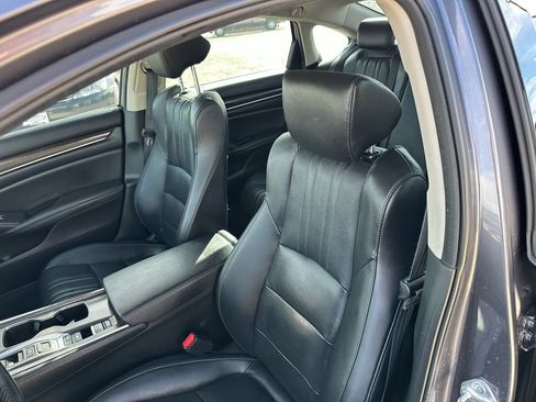 Used 2021 Honda Accord Touring image 32