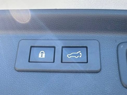 Used 2019 Subaru Forester Premium AWD/4WD image 38