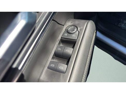 Used 2025 GMC Terrain Elevation w/ Black Edition AWD/4WD image 12