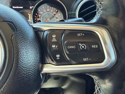Used 2020 Jeep Wrangler Unlimited Sahara AWD/4WD image 15