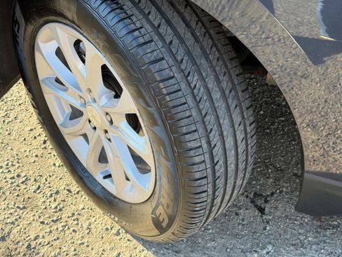 Used 2019 Chevrolet Equinox LS image 74